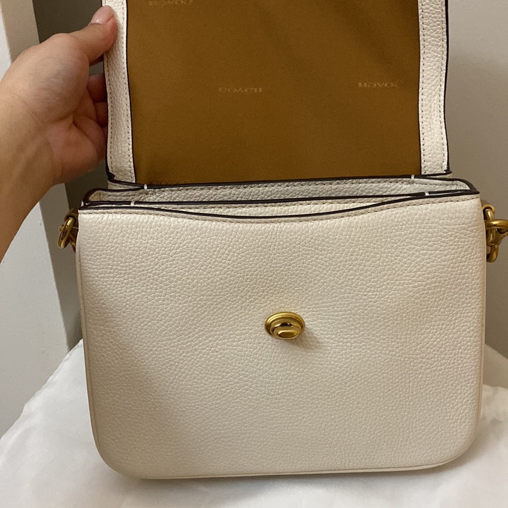 Coach Cream Leather Crossbody Bag with Gold Hardware - Picture 8 of 11